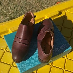 SoftWalk Men's Rich Brown Loafers